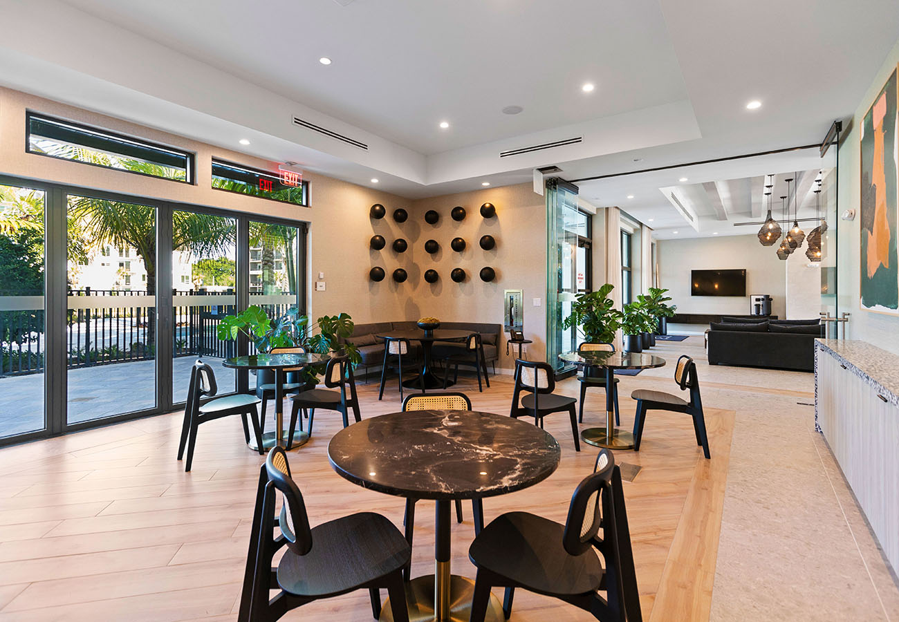 Center-At-Miami-Gardens-Clubhouse-CyberCafe_01