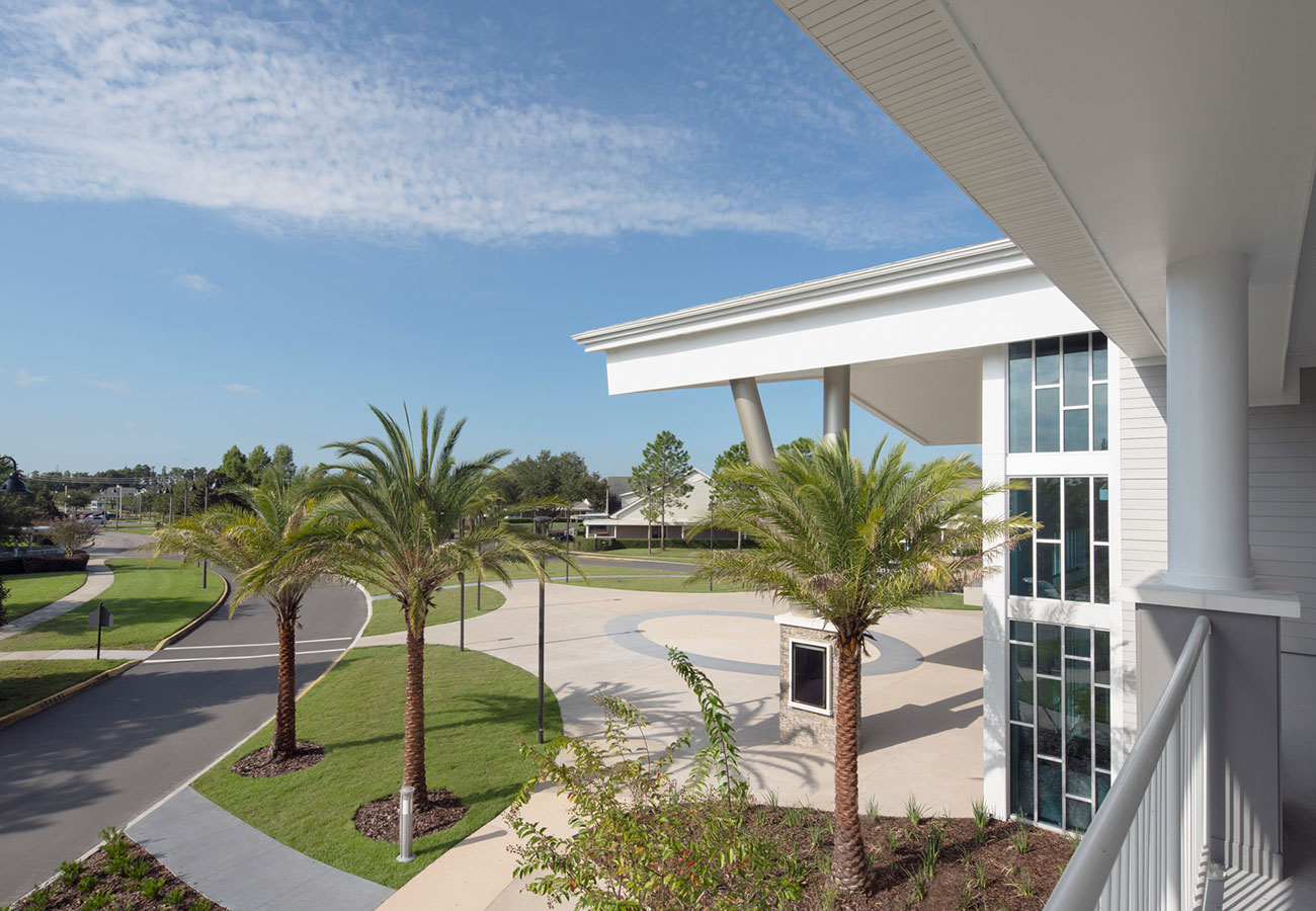 Windermere-Preparatory-School-Cypress-Center-Arts-Plaza-Views-Walkway