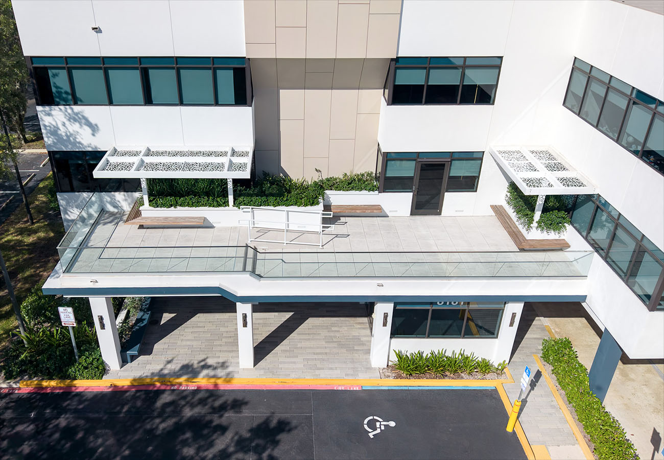 Office_Renovation_Modernization_Exterior_Facade_Terrace_Birds