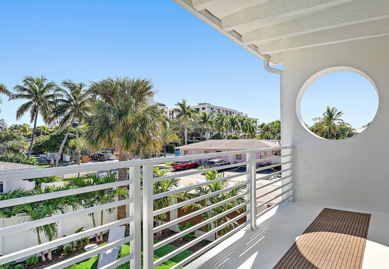 Sandal-Lane-Townhome-Multifamily-Balcony